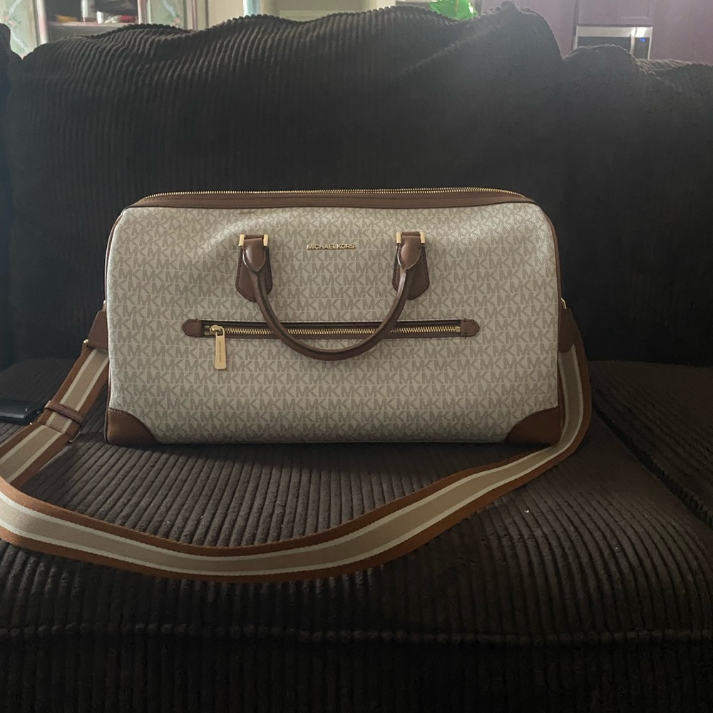 Michael Kors duffle bag - Picture 2 of 10